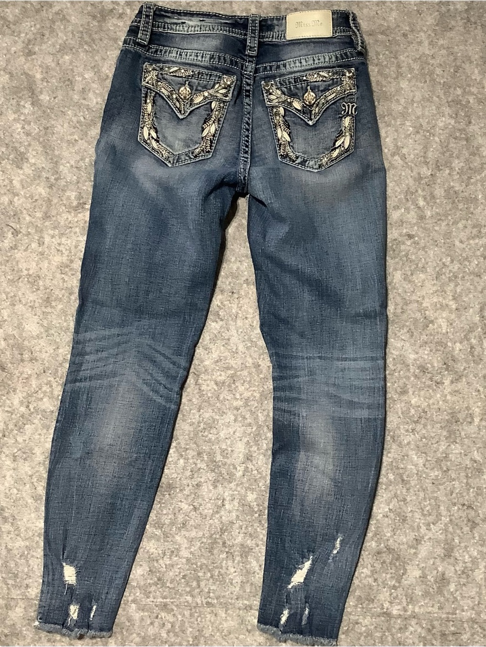 Mid-Rise Ankle Skinny Stretch Cuffed Embellished Jeans